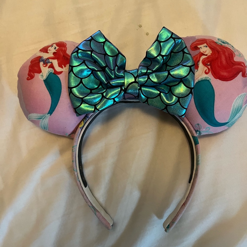 Minnie Mouse ears